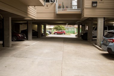 Ample Parking Space at Quinten Tower, Portland, Oregon - Photo Gallery 5