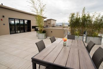 Rentable Rooftop Terrace at Quinten Tower, Portland, 97232