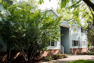 Elegant Exterior View Elegant Exterior View at Wingsong Manor Apartments, Portland, 97215