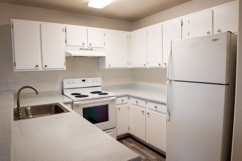 Fully Equipped Kitchen at Wingsong Manor Apartments, Portland