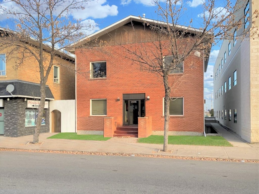 the building in which the apartment is located