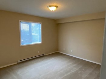 847 15th Street 2 Beds Apartment for Rent - Photo Gallery 4
