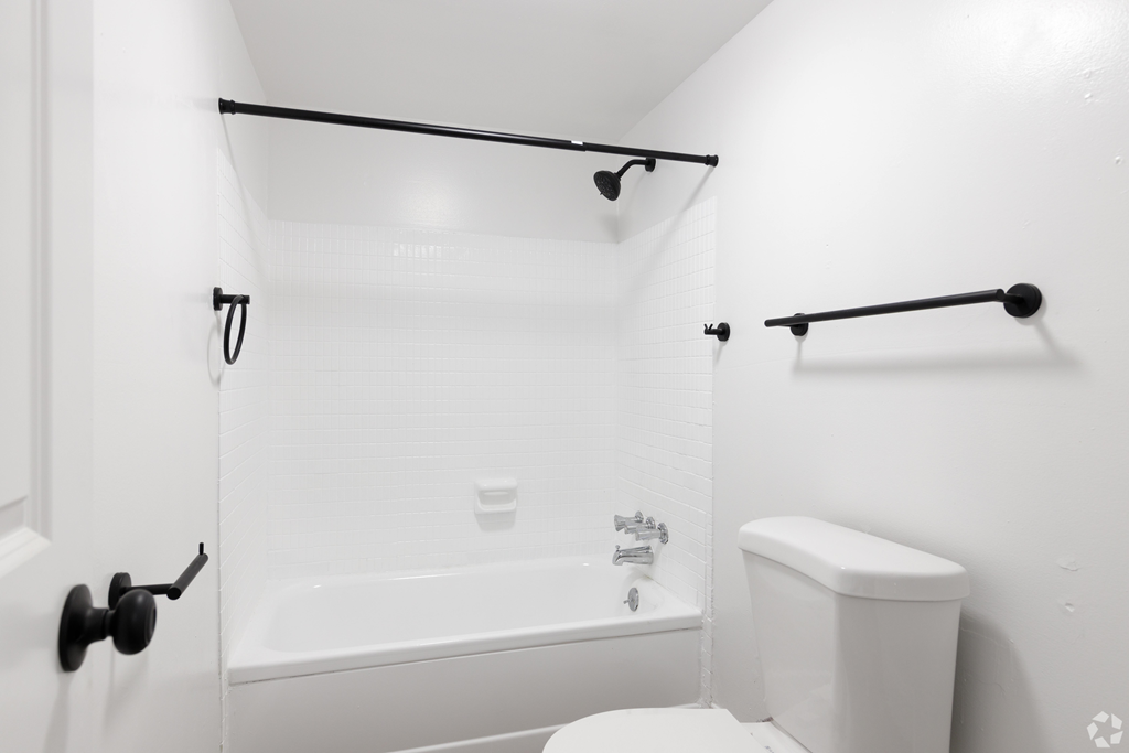 Addison Cove bathroom