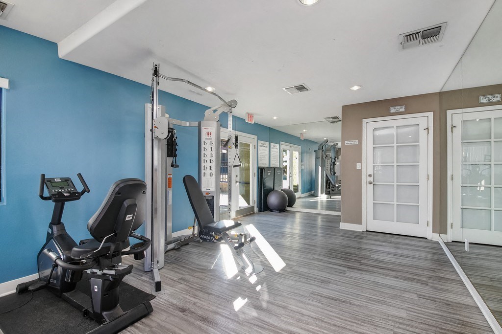 the gym at the preserve apartments