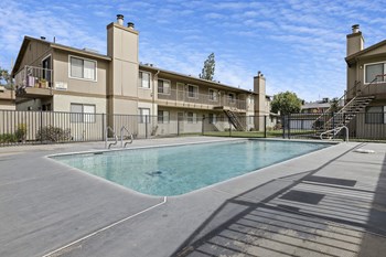 3880 N Fruit Avenue 1-2 Beds Apartment for Rent - Photo Gallery 4