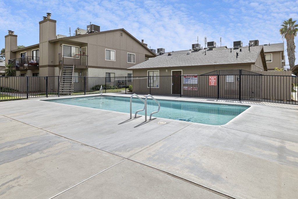 the swimming pool at the preserve at polk apartments