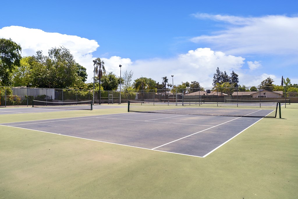 the tennis court at the preserve at ballantyne commons