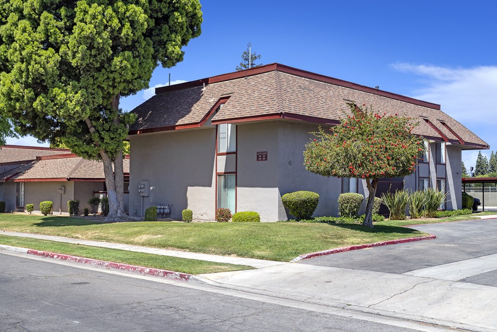 the building where the motel is located