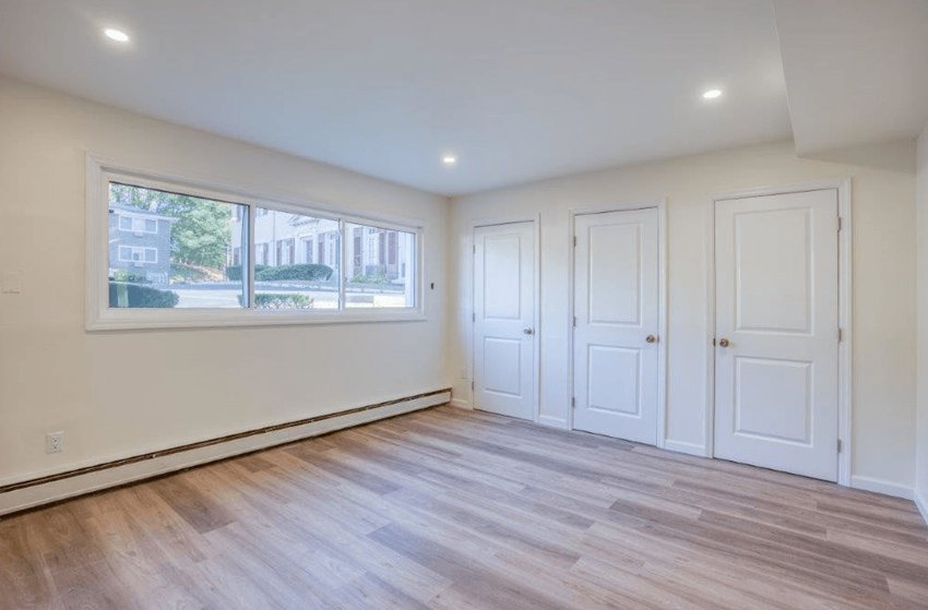 Chestnut Mansion LLC Apartments, 160180 West Chestnut Street, Kingston