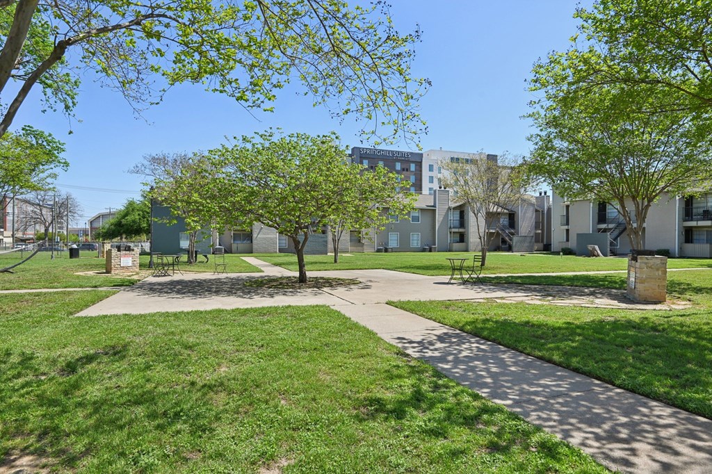 Walking Path at Abbey Glenn Apartments, Waco, TX, 76706