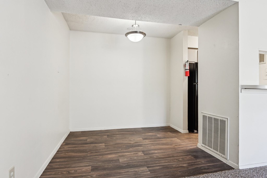 Dining Room at Abbey Glenn Apartments, Waco, TX