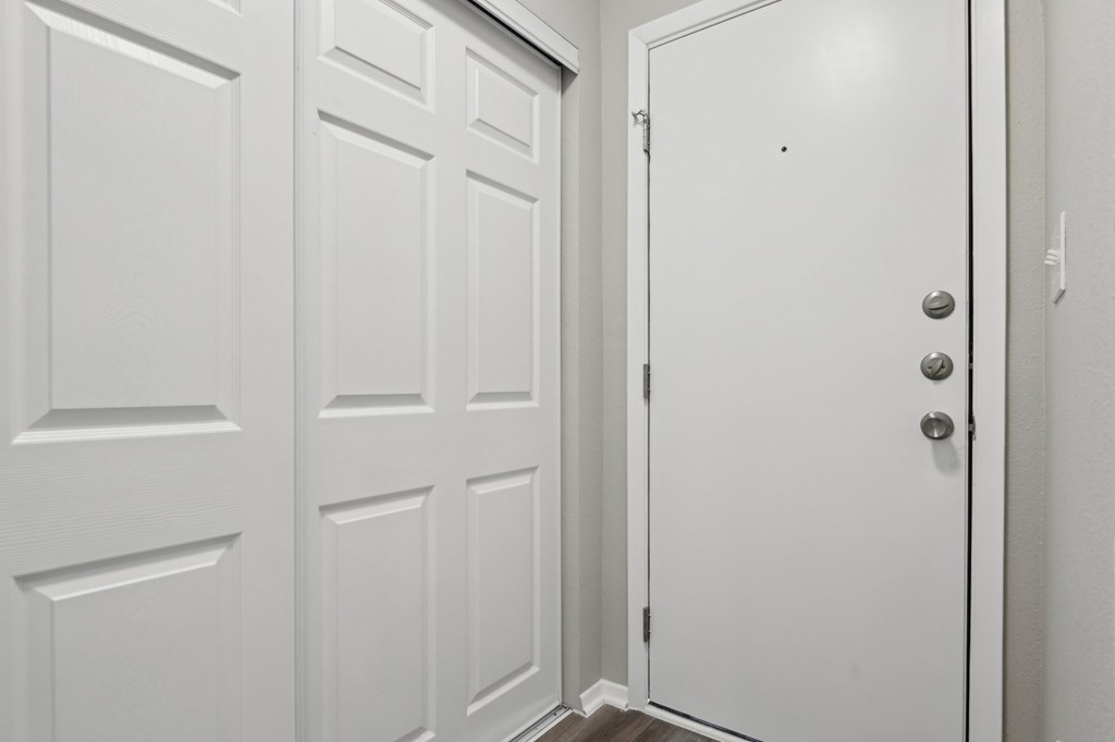 Front Door at Abbey Glenn Apartments, Waco, TX