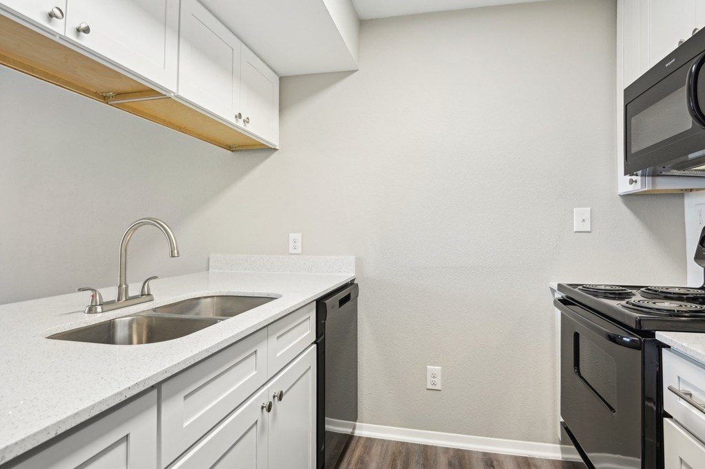 Kitchen Sink at Abbey Glenn Apartments, Waco