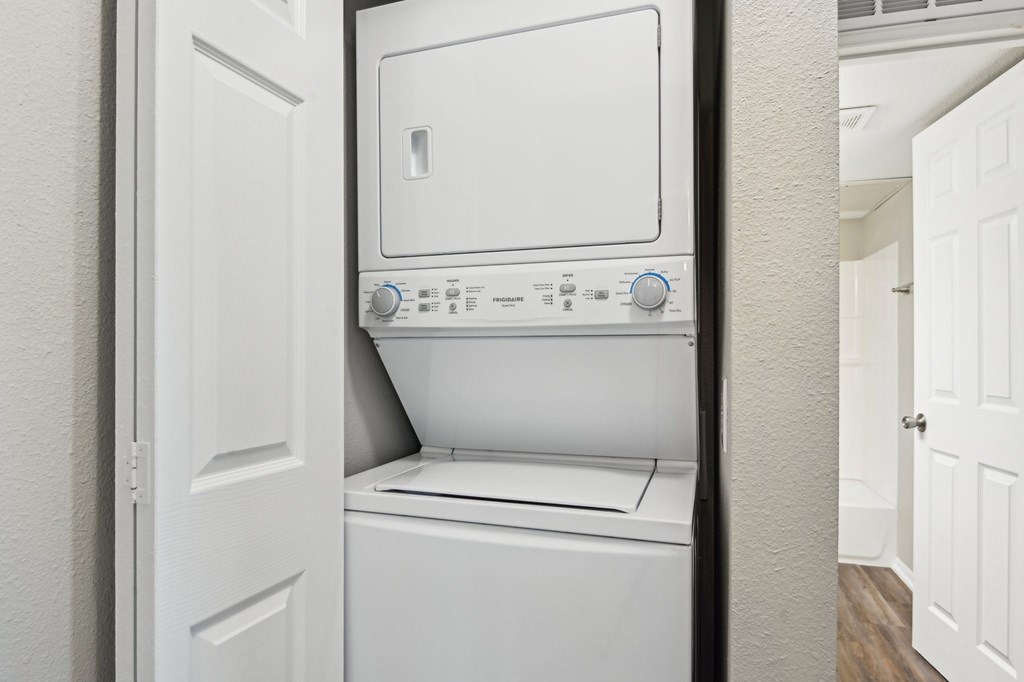 Laundry Center at Abbey Glenn Apartments, Waco