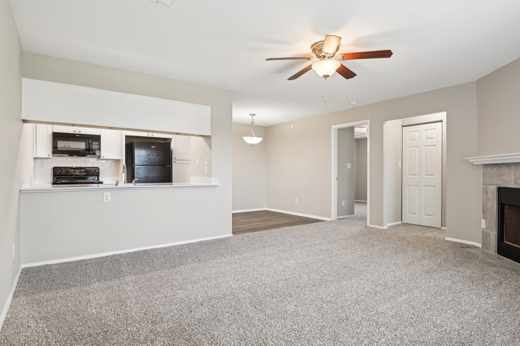 Master Carpeting at Abbey Glenn Apartments, Waco, Texas