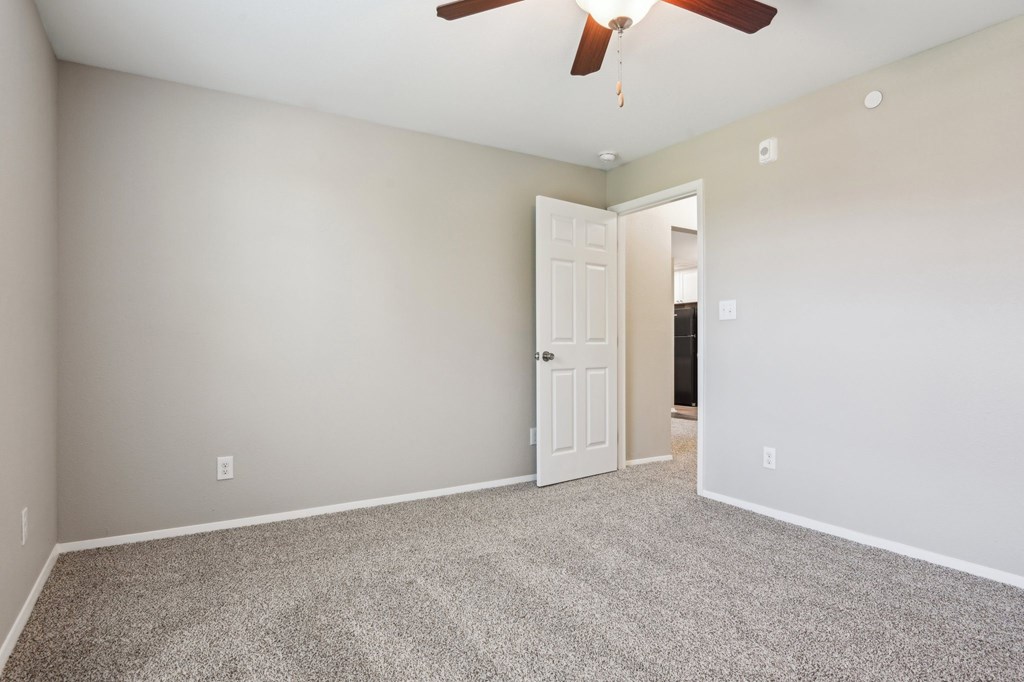 Main Room at Abbey Glenn Apartments, Waco, TX, 76706