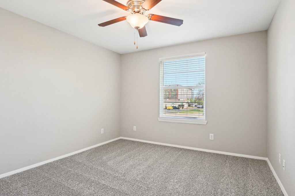 Lighted Ceiling Fan at Abbey Glenn Apartments, Waco, TX, 76706