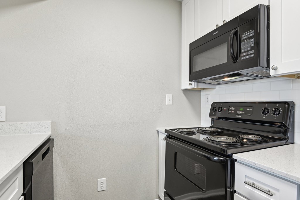 Stove at Abbey Glenn Apartments, Waco