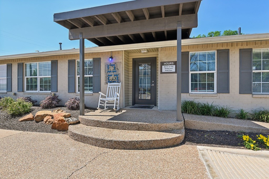 Entrance at Abbey Glenn Apartments, Waco, 76706
