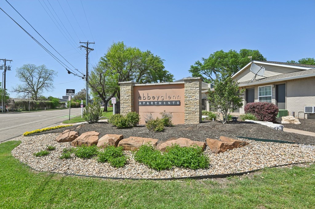 Property Signage at Abbey Glenn Apartments, Waco