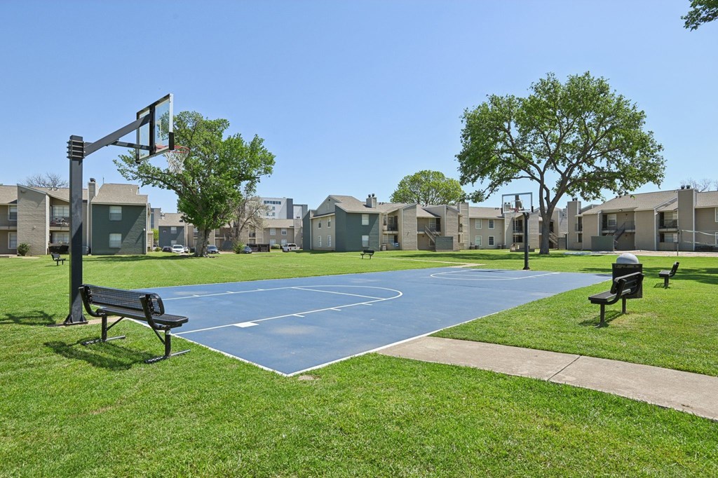 Open Basketball Court at Abbey Glenn Apartments, Waco, TX