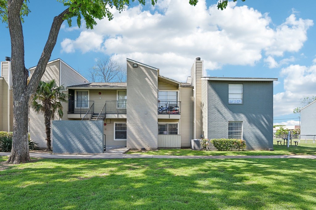 Exterior at Abbey Glenn Apartments, Texas, 76706