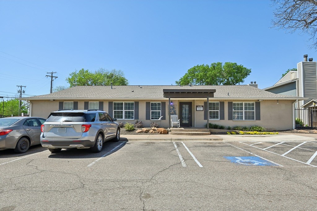 Front Office at Abbey Glenn Apartments, Texas