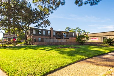 Lush Green Outdoor Spaces at Longfellow Apts, Beaumont