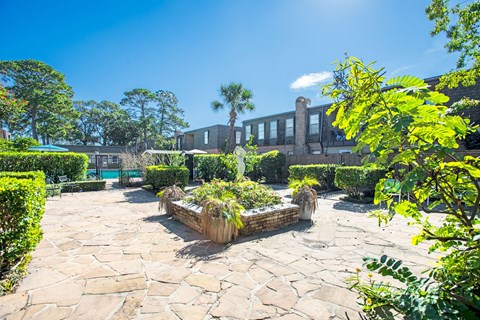 Courtyard Garden Space at Longfellow Apts, Texas