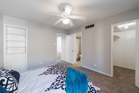 Bedroom With Closet at Longfellow Apts, Beaumont, TX, 77706