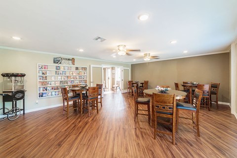 Entertaining lounge at Longfellow Apts, Beaumont