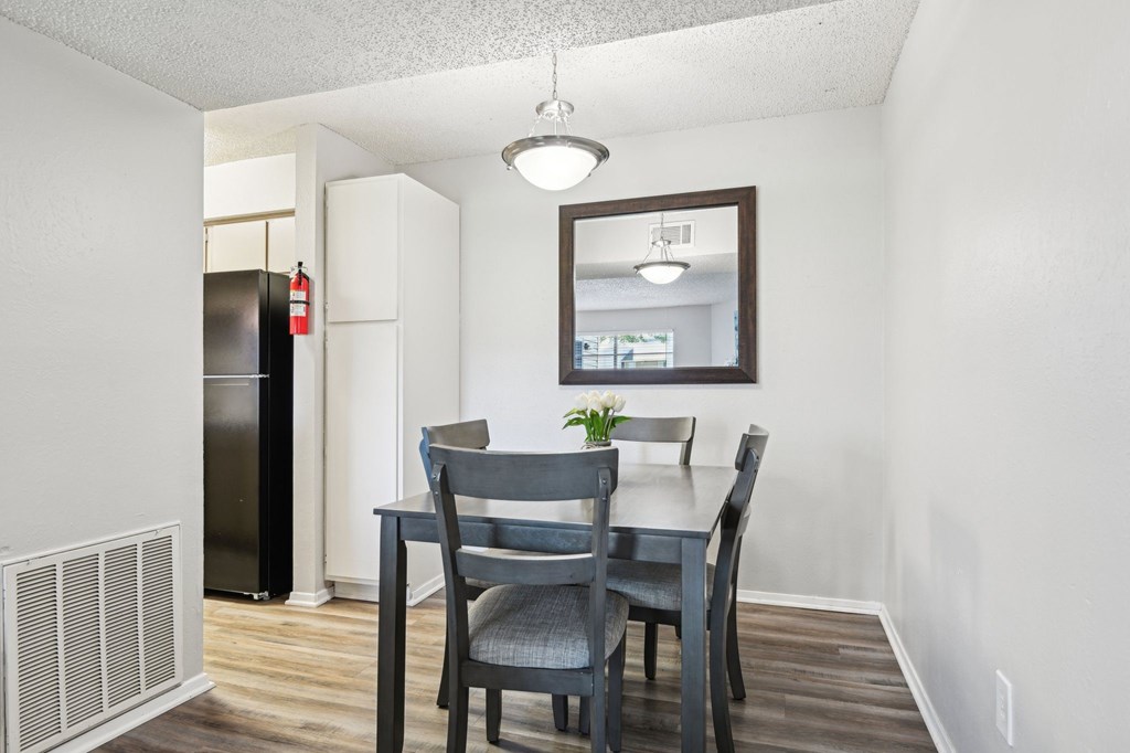 Dinning Room at Abbey Glenn Apartments, Waco, TX, 76706