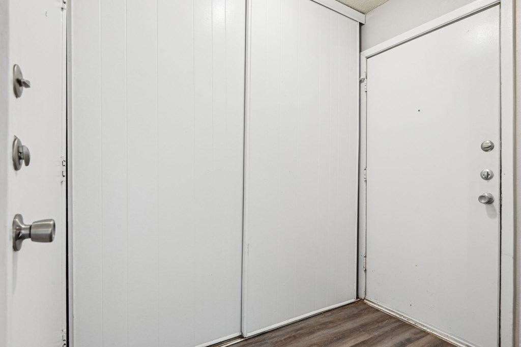 Entryway Area at Abbey Glenn Apartments, Waco