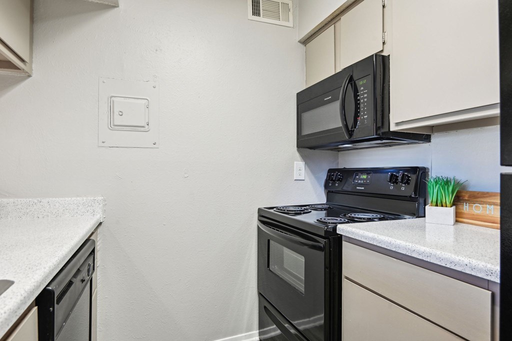 Spacious Kitchen at Abbey Glenn Apartments, Texas