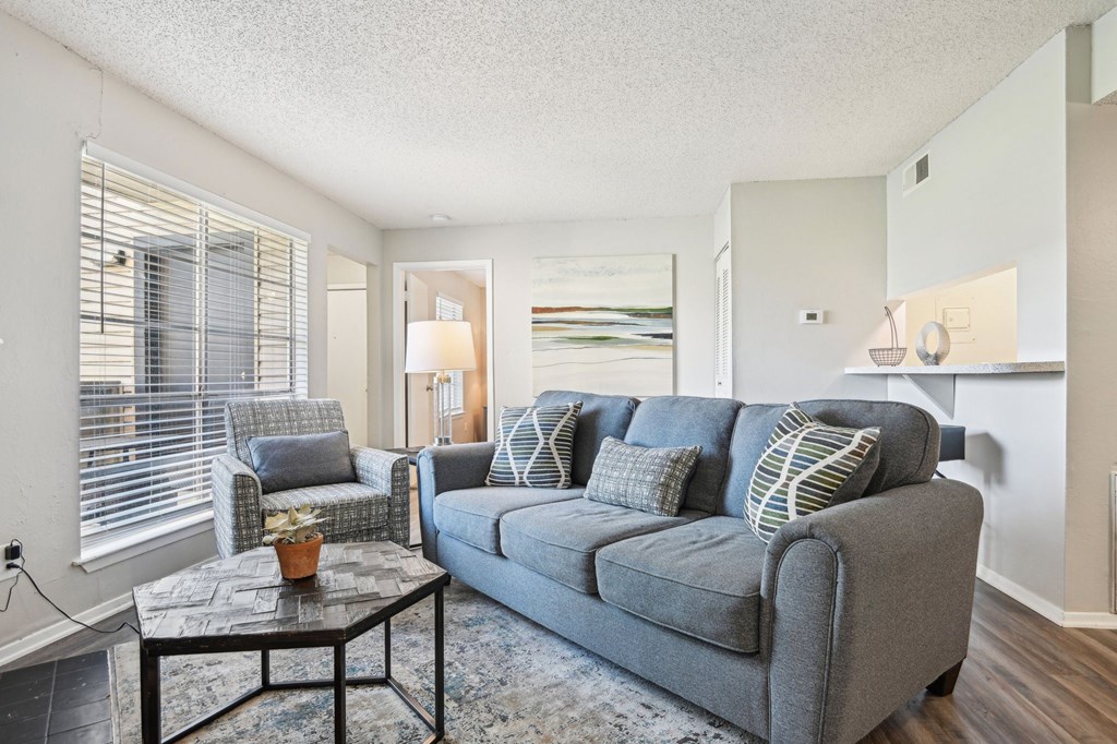 Living Room at Abbey Glenn Apartments, Waco, TX
