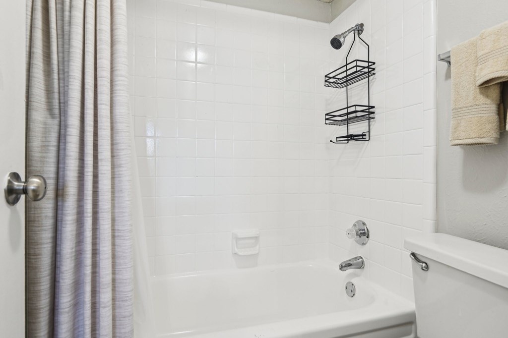Shower at Abbey Glenn Apartments, Waco