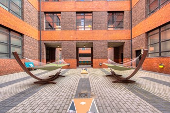 101 Ellwood Courtyard - Photo Gallery 5