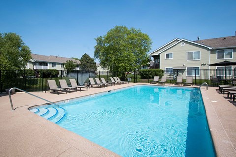 Pool at The Crossings at St. Charles