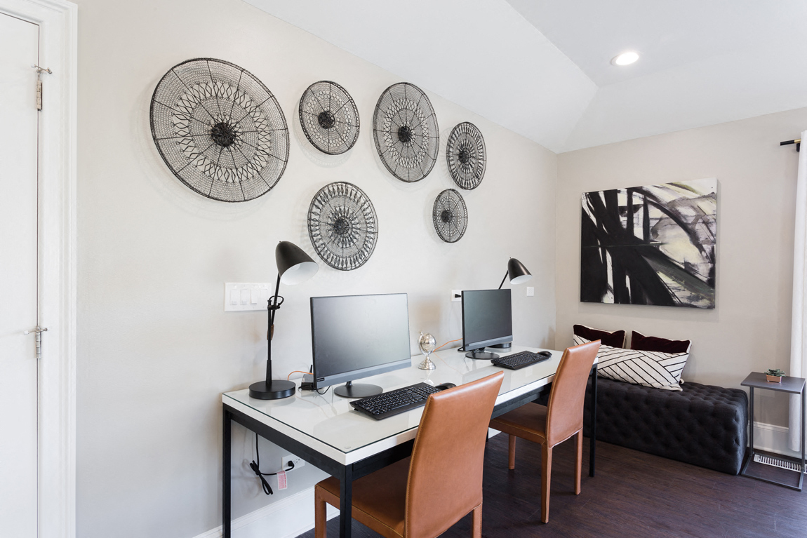 The Crossings at St. Charles Apartments Business Center