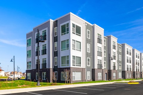 Building Exterior at Woodmore Apartments, Bowie, 20706