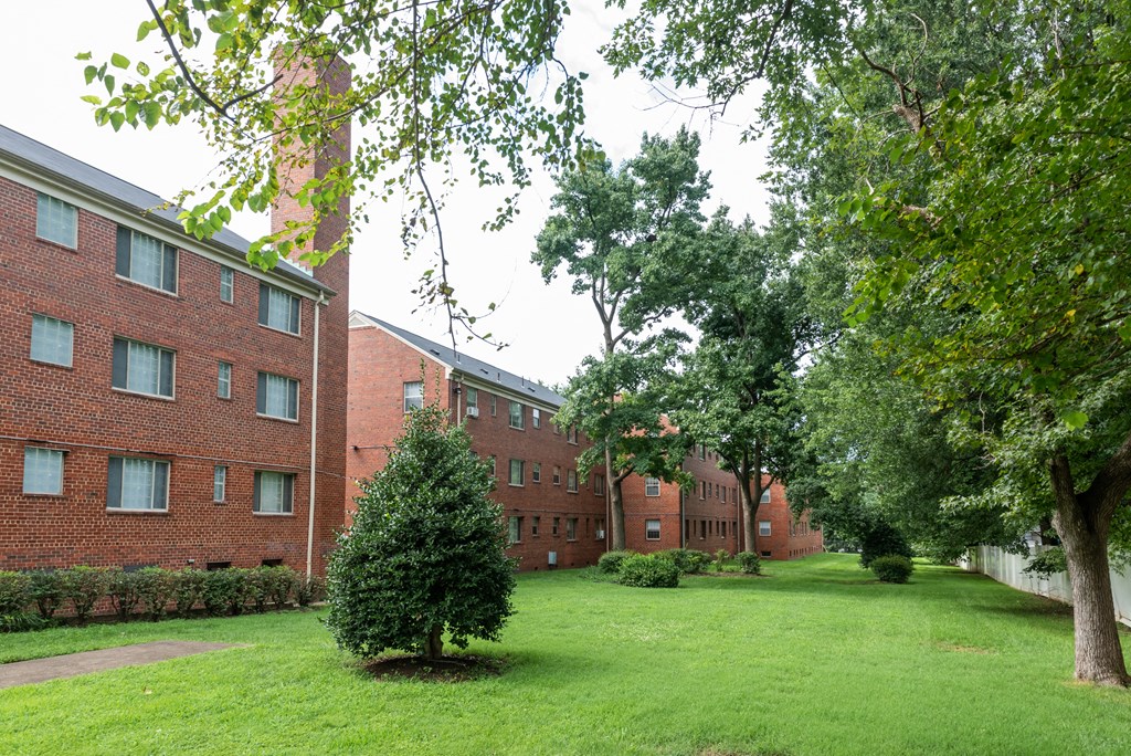 our apartments are located in the heart of the city at Hamilton Manor Apartments, Hyattsville, Maryland