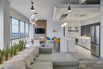 Resident Lounge at The Oxford Apartments, Oxon Hill, MD 20745