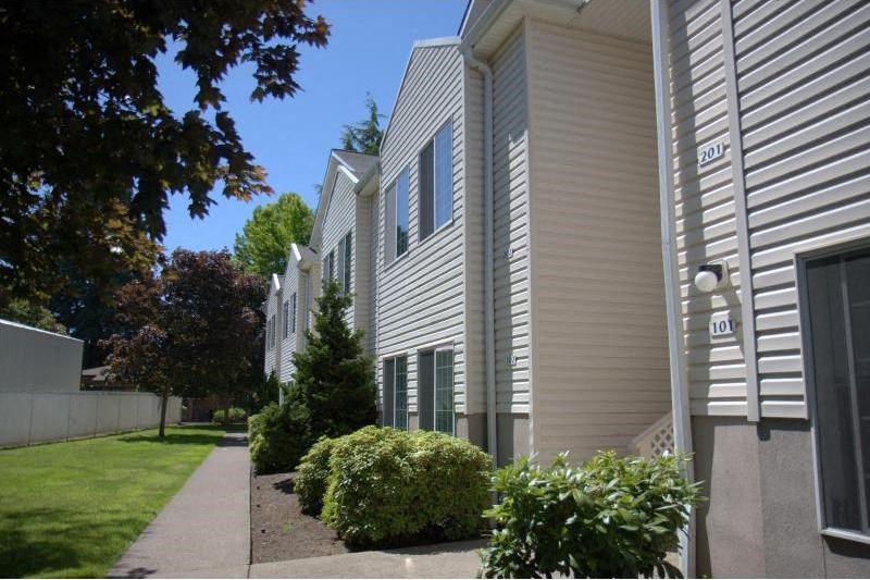 Fountain Valley Apartments, 435 Fountain Valley Way NE, Salem, OR