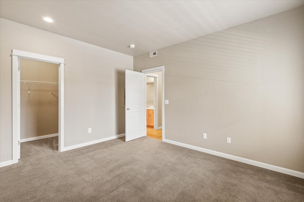 Village at Southern Crossing 2 bed 2 bath Townhbome 1319 sf bedroom