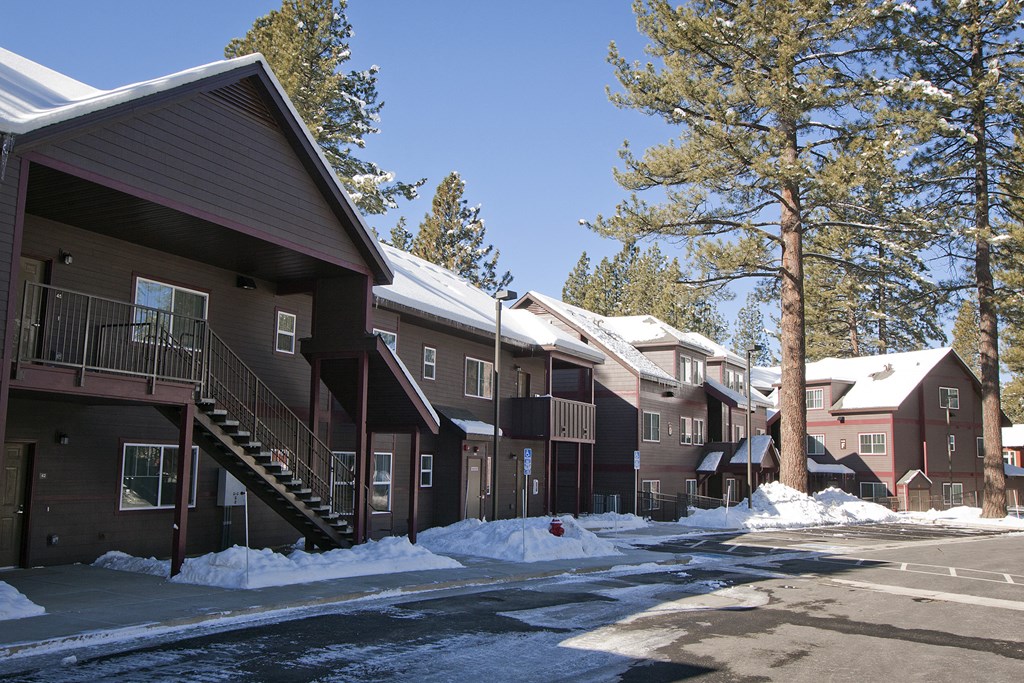 Aspens at South Lake exterior