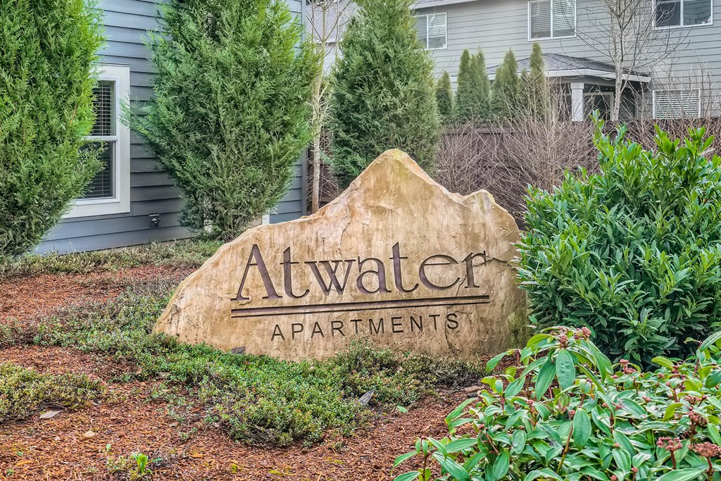 Atwater Apartments monument