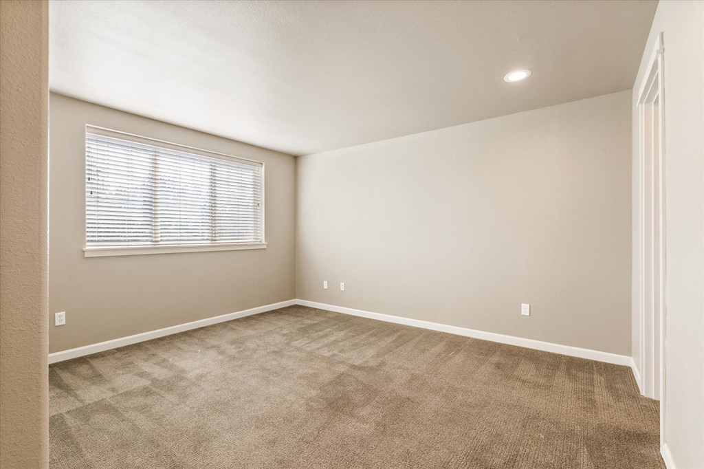 Village at Southern Crossing 2 bed 2 bath Townhbome 1319 sf bedroom