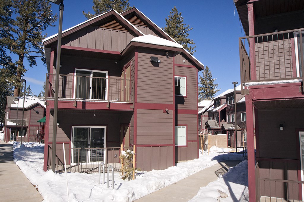 Aspens at South Lake exterior buildings