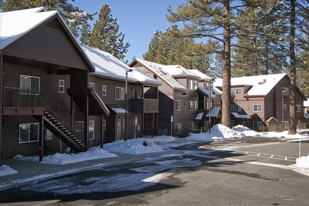 Aspens at South Lake exterior