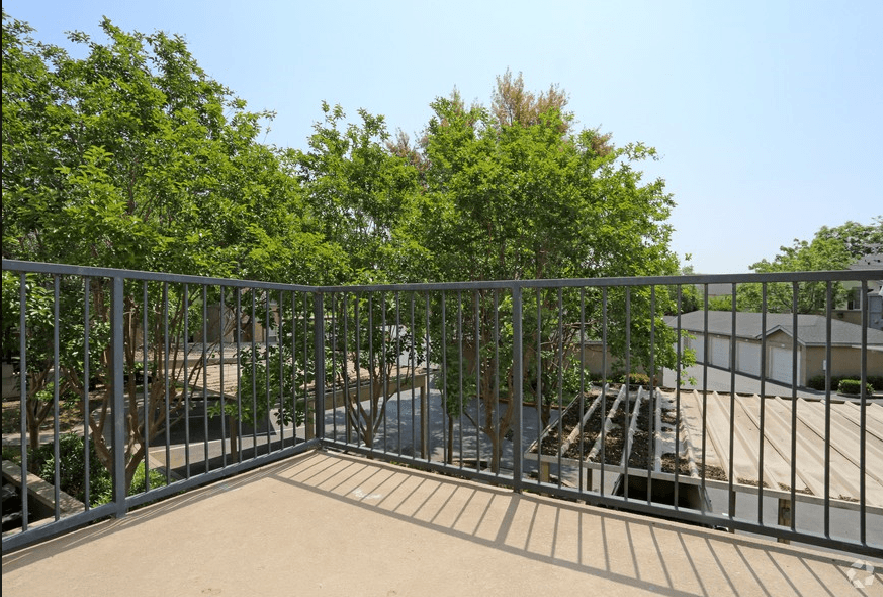 Tuscaro 3x2 balcony upstairs